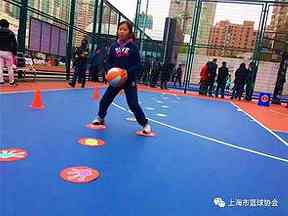 中场球员如何组织比赛：接应位置比传球次数更重要